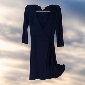 Dress By  ISAAC MIZRAHI  blue wrap with built in tie v neck pleats size S nav…